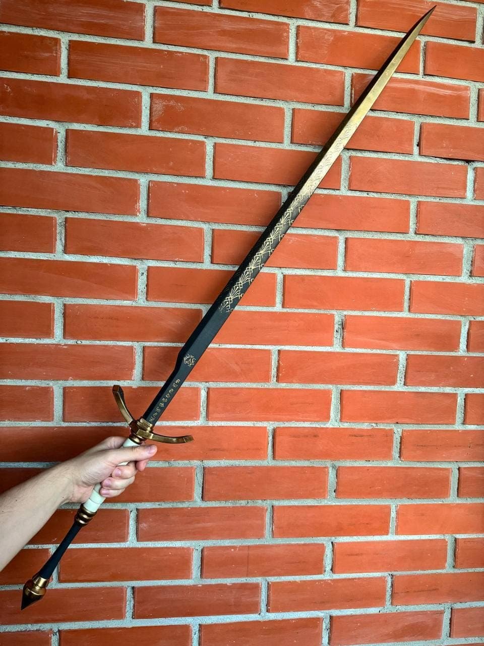 Noahram — 3D Printed Greatsword Inspired by Clair Obscur: Expedition 33